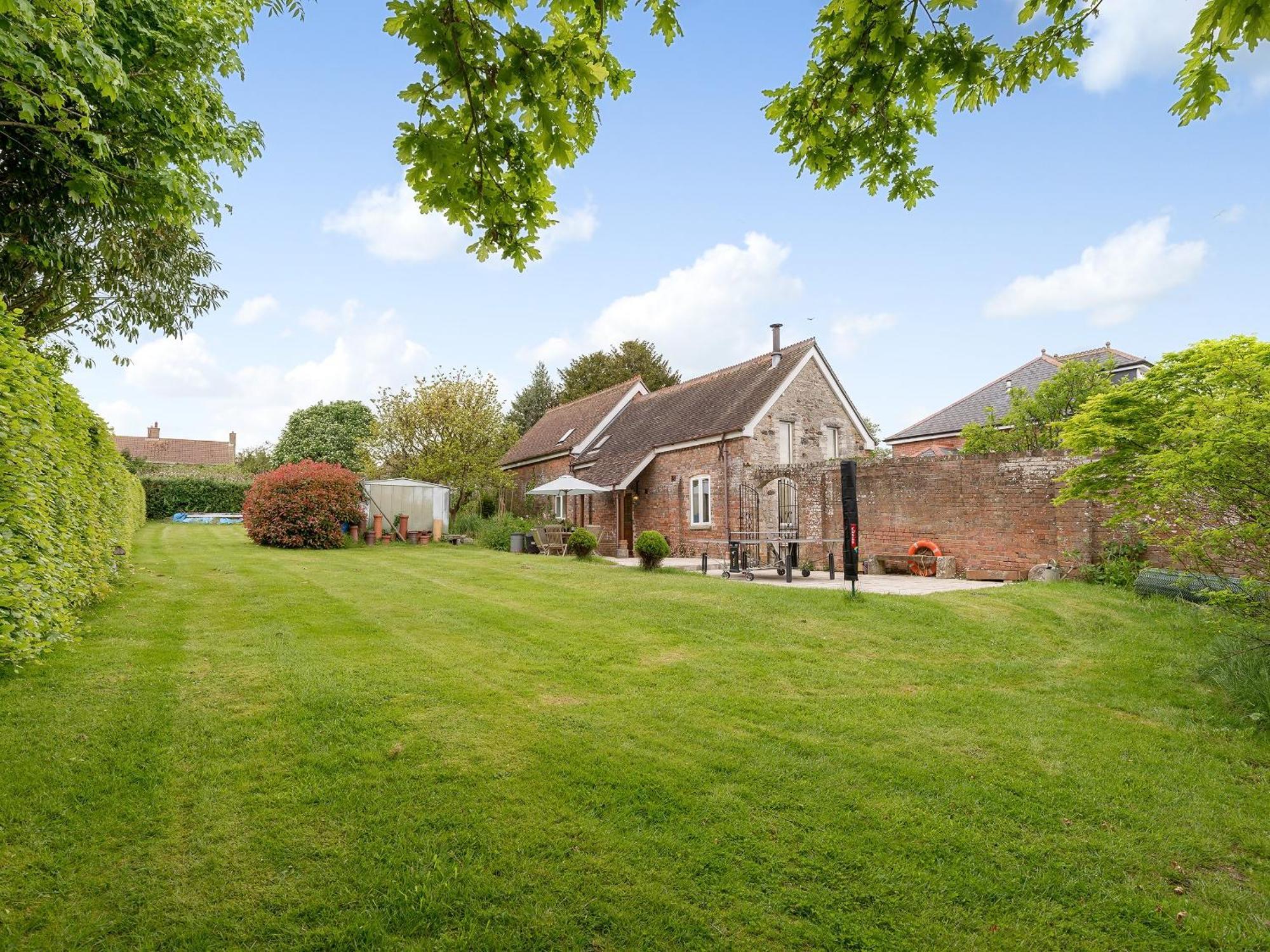 Coach House Villa แวร์แรม ภายนอก รูปภาพ