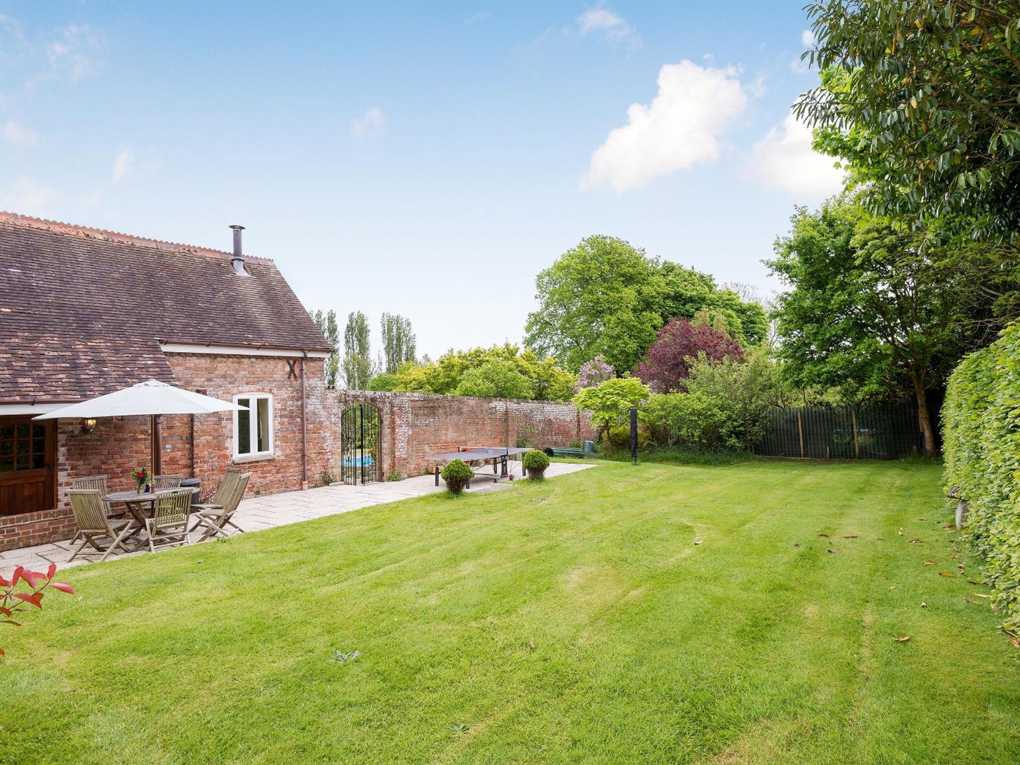 Coach House Villa แวร์แรม ภายนอก รูปภาพ