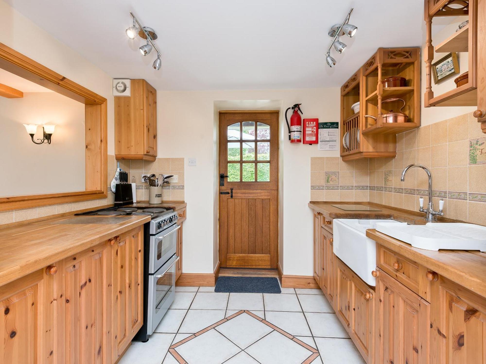 Coach House Villa แวร์แรม ภายนอก รูปภาพ